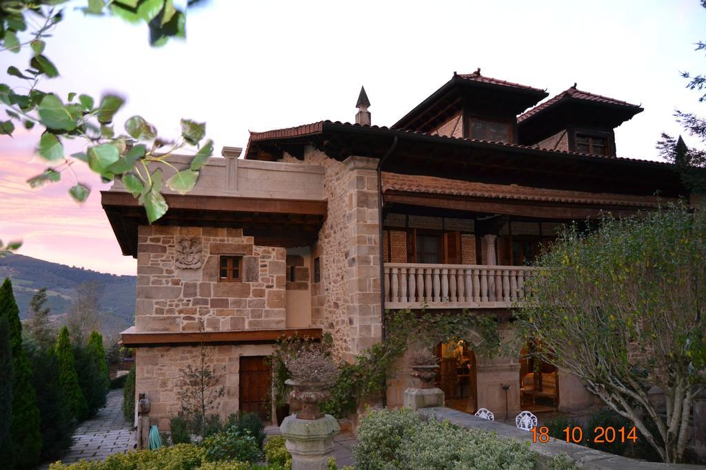 Palacio De Trasvilla Escobedo المظهر الخارجي الصورة