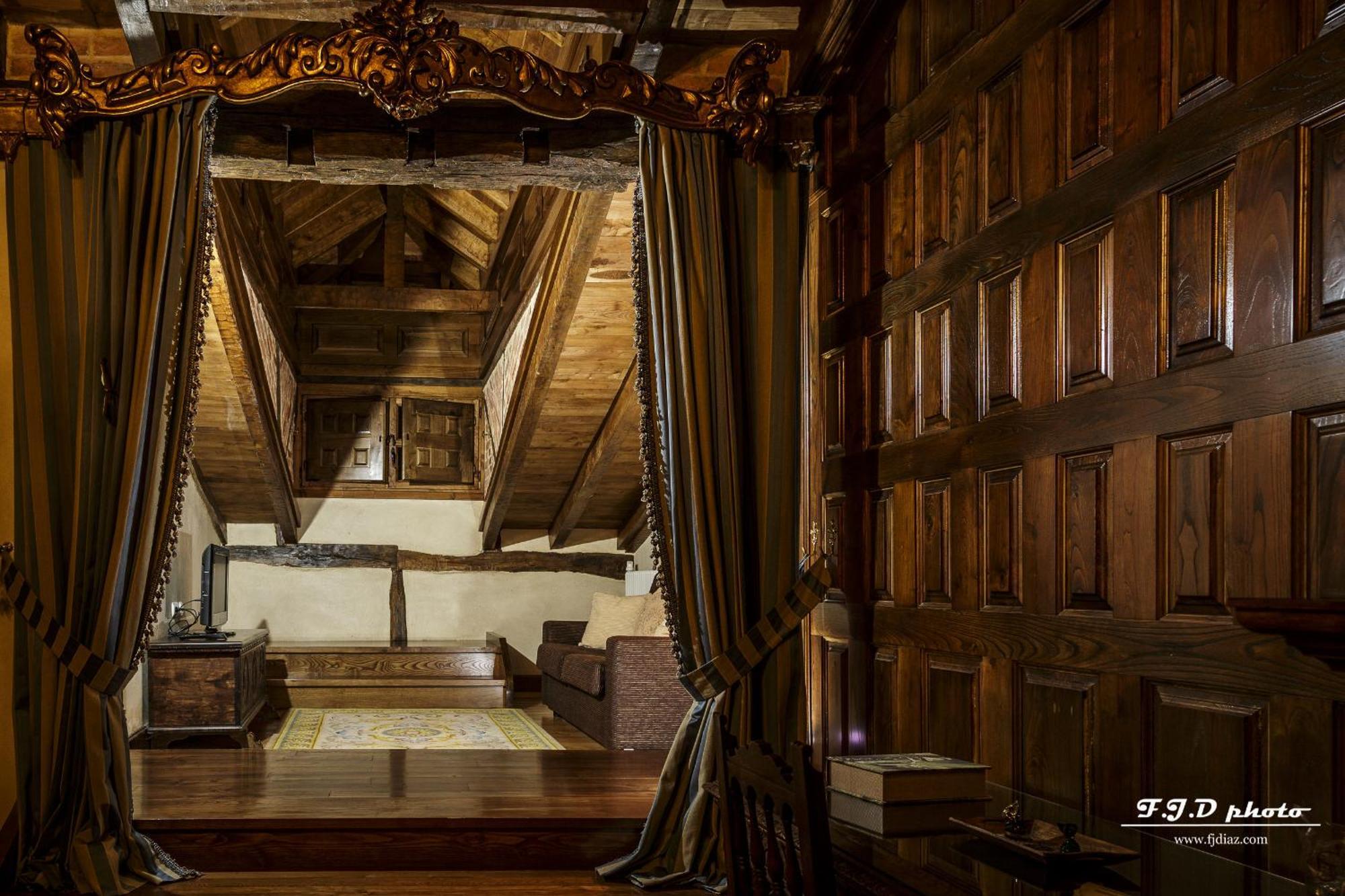 Palacio De Trasvilla Escobedo الغرفة الصورة